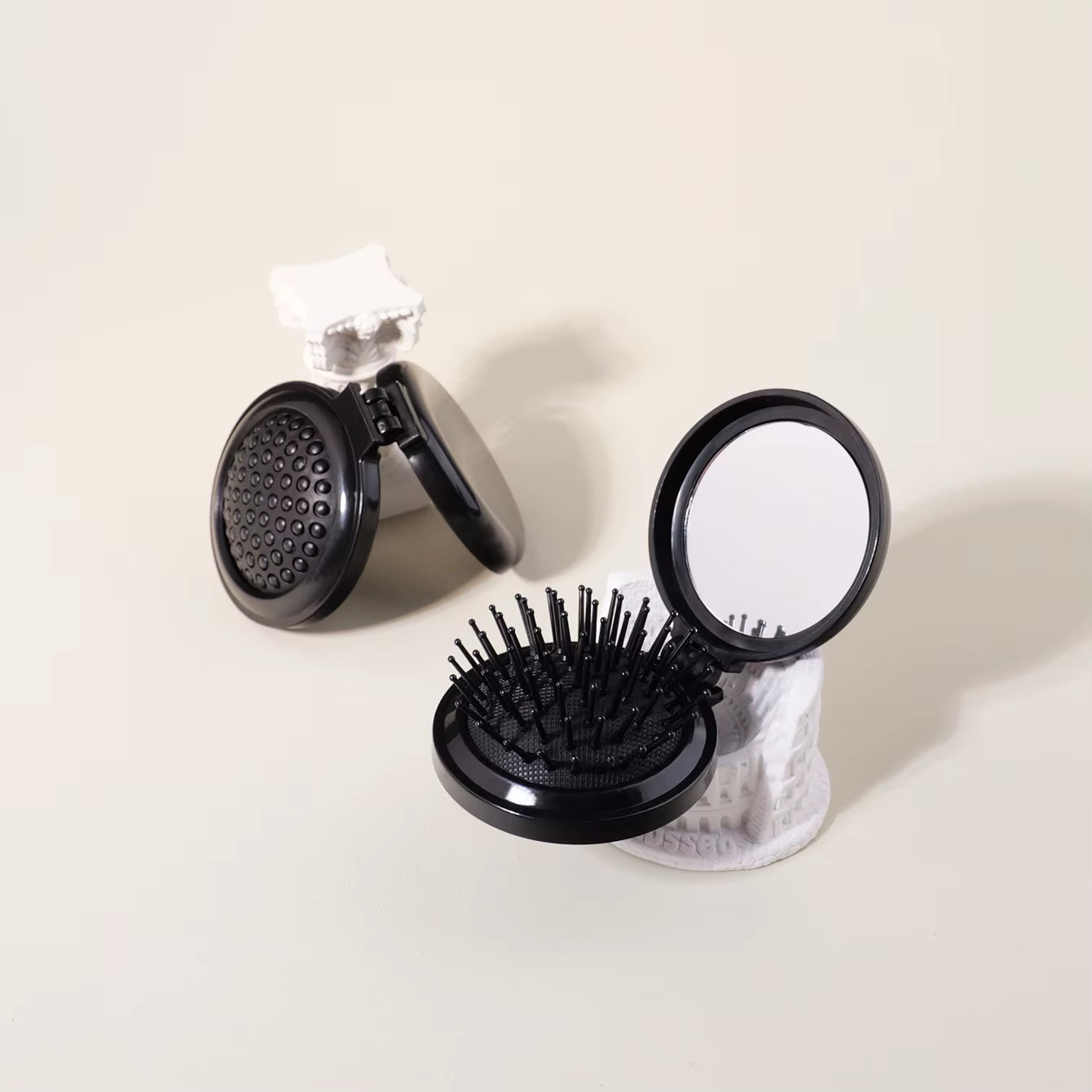 1/2Pc Folding Travel Mirror Hair Brushes round Folding Pocket Hair Brush Mini Hair Comb，Special for Real Hair Wigs